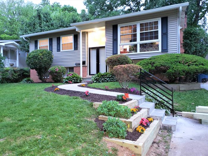 Photo of 11912 Hunters Lane Rockville MD 20852